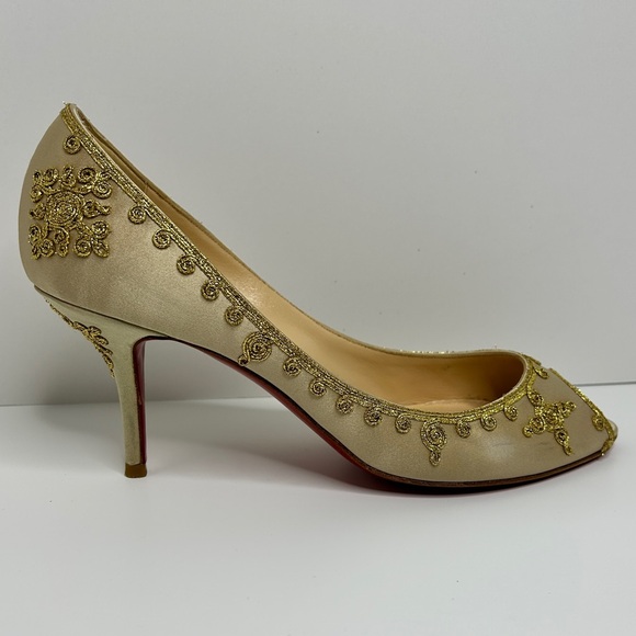 CHRISTIAN LOUBOUTIN Satin Embroidered Accent Pumps Sz 41 - Picture 8 of 11